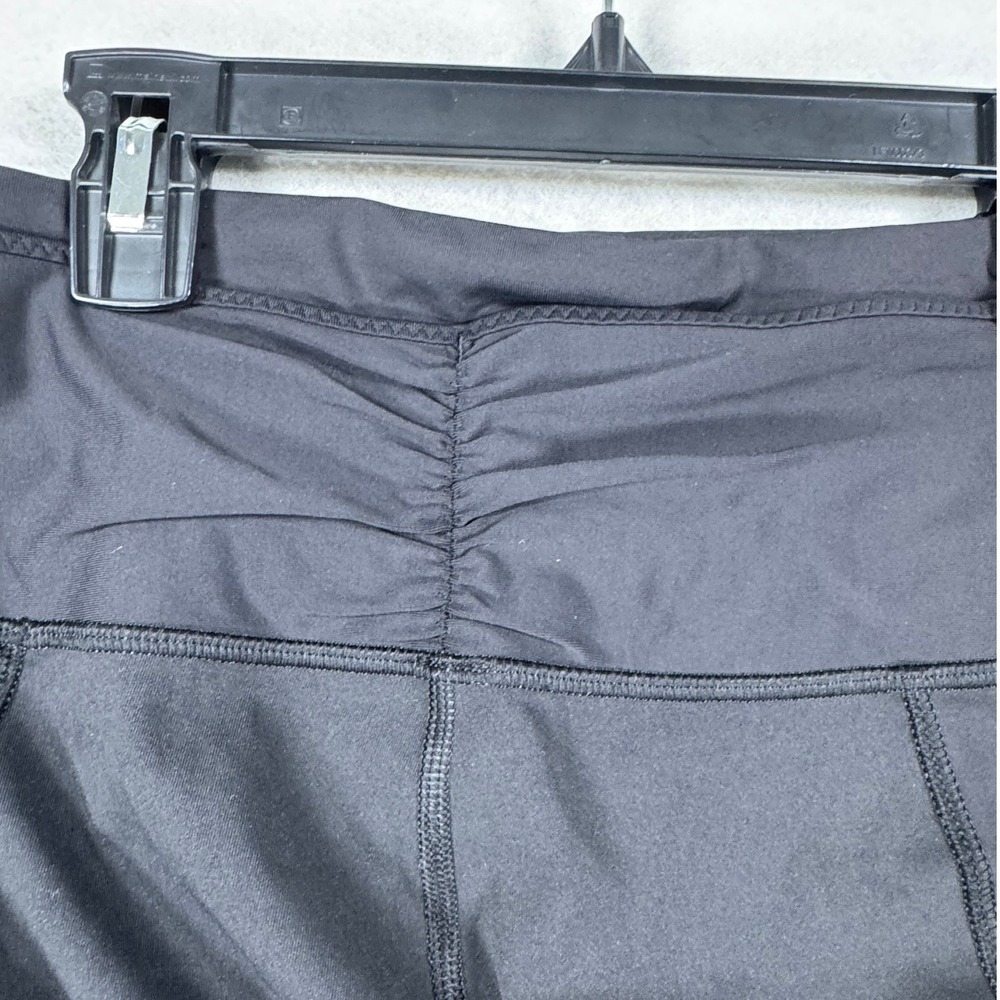 Lululemon Black High Rise Crop Leggings Ruched Back Mesh Pockets Size 6 - Picture 3 of 7